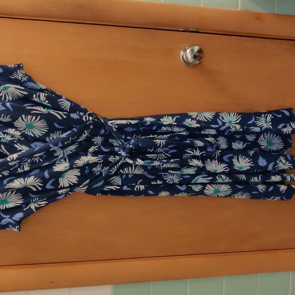 Liz Claiborne, size medium womens flower dress - Picture 2 of 4